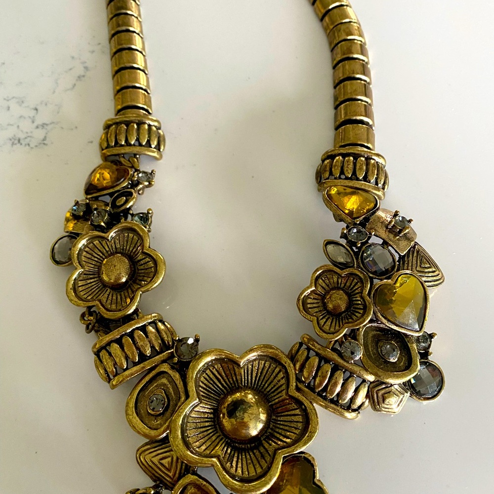 22 inch Floral Goldtone Necklace